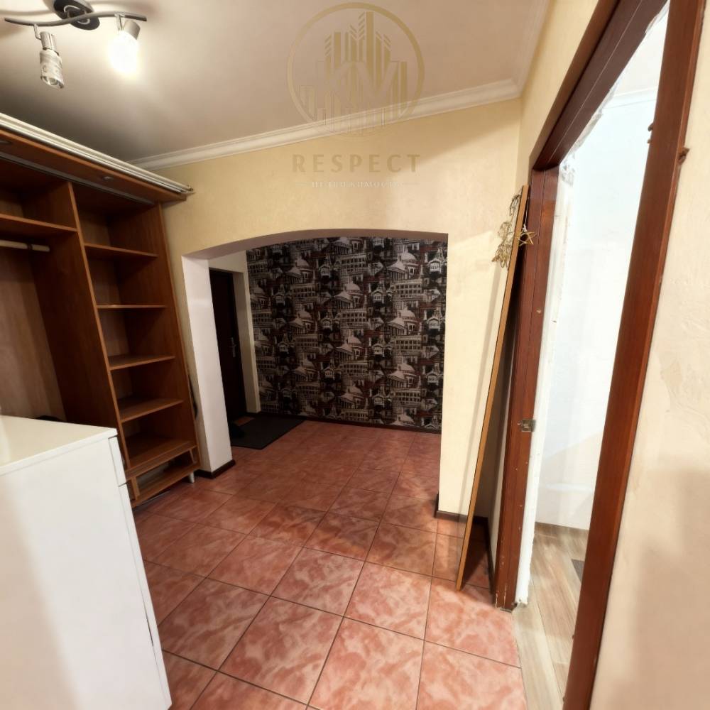 b_убери_вещи_из_шкафа