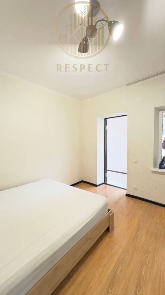 b663db98-1edd-433e-8c18-1f15e3c0a14f