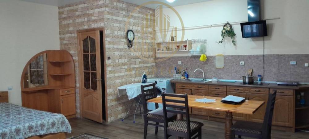 photo_5217565484692215140_y