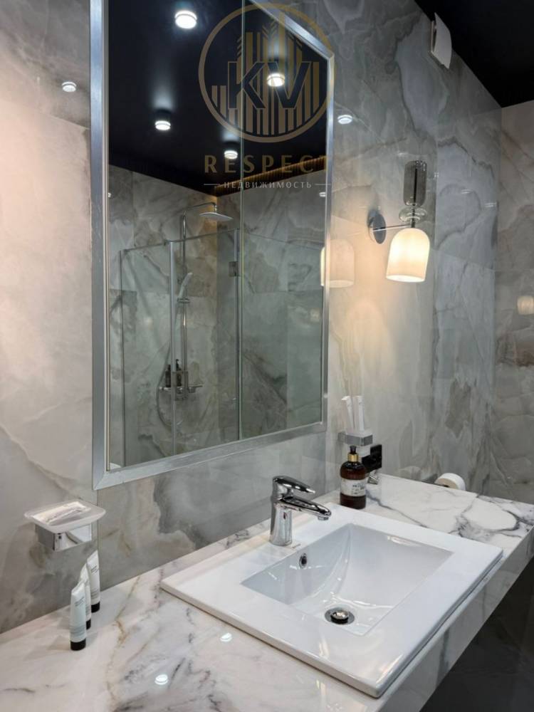 photo_5226865446097720221_y