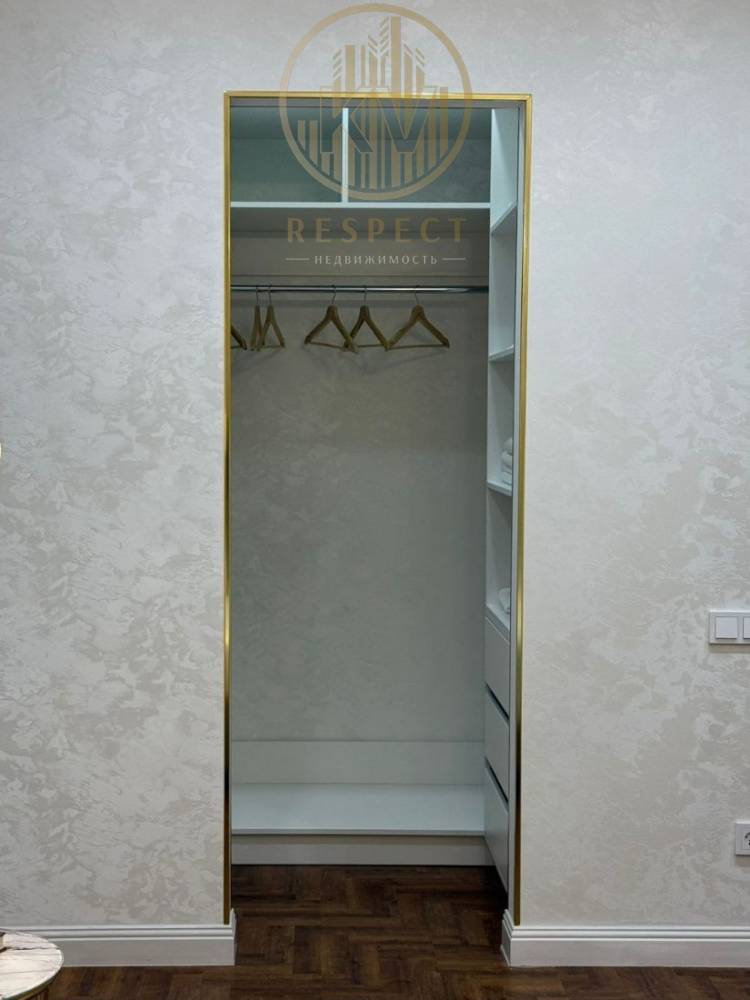 photo_5226865446097720233_y