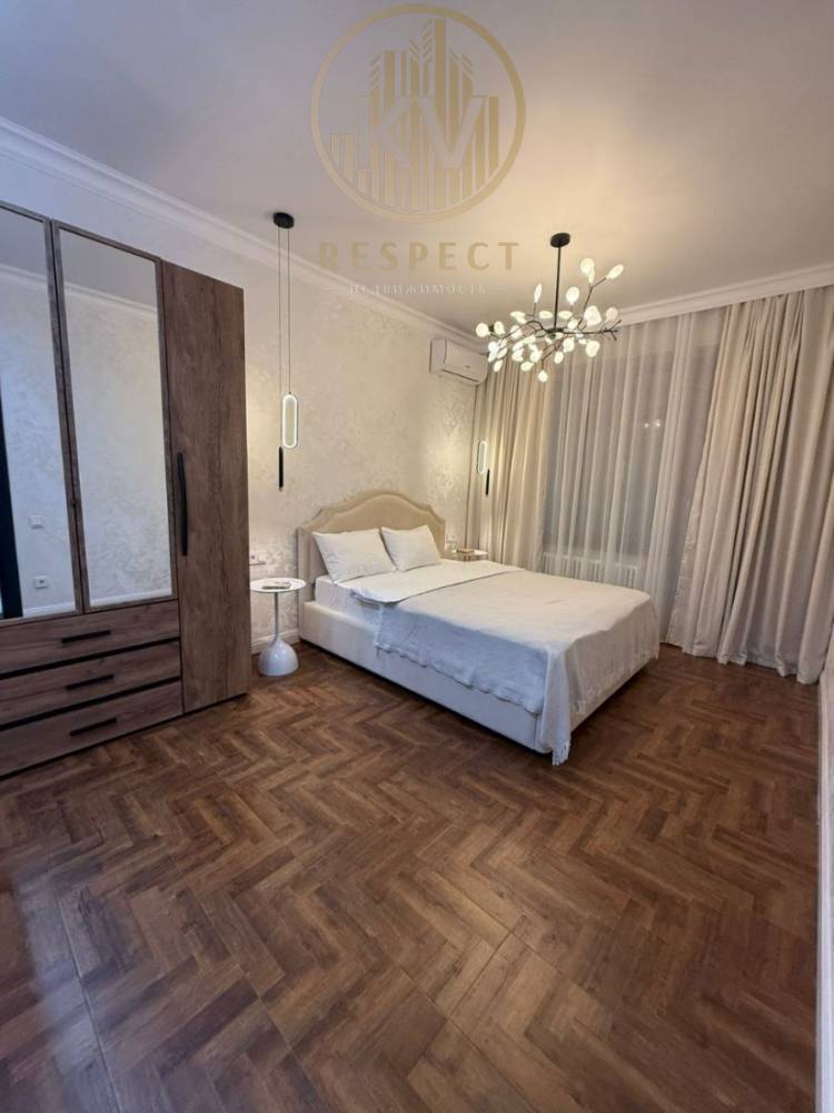 photo_5226865446097720234_y