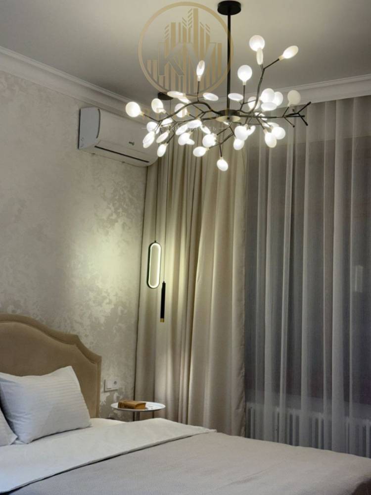 photo_5226865446097720235_y