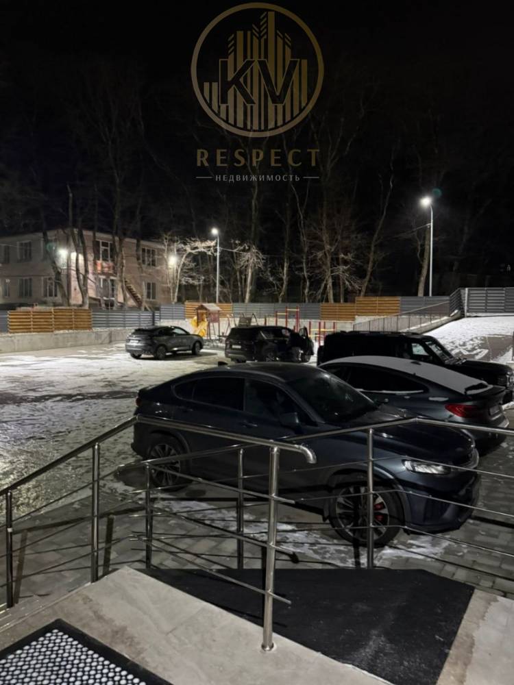 photo_5226865446097720392_y