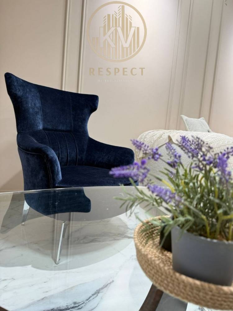 photo_5226865446097720206_y