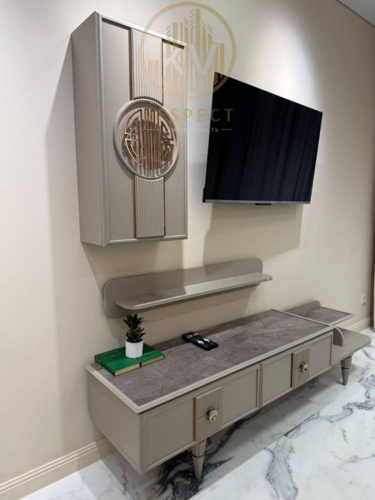 photo_5226865446097720207_y