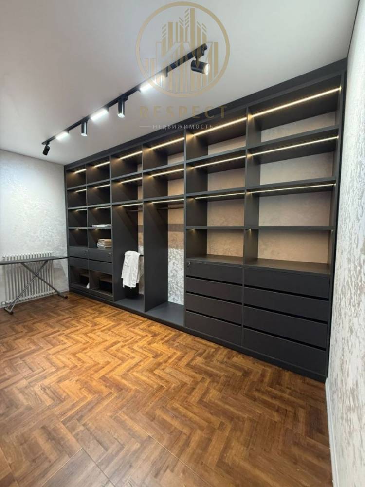 photo_5226865446097720225_y