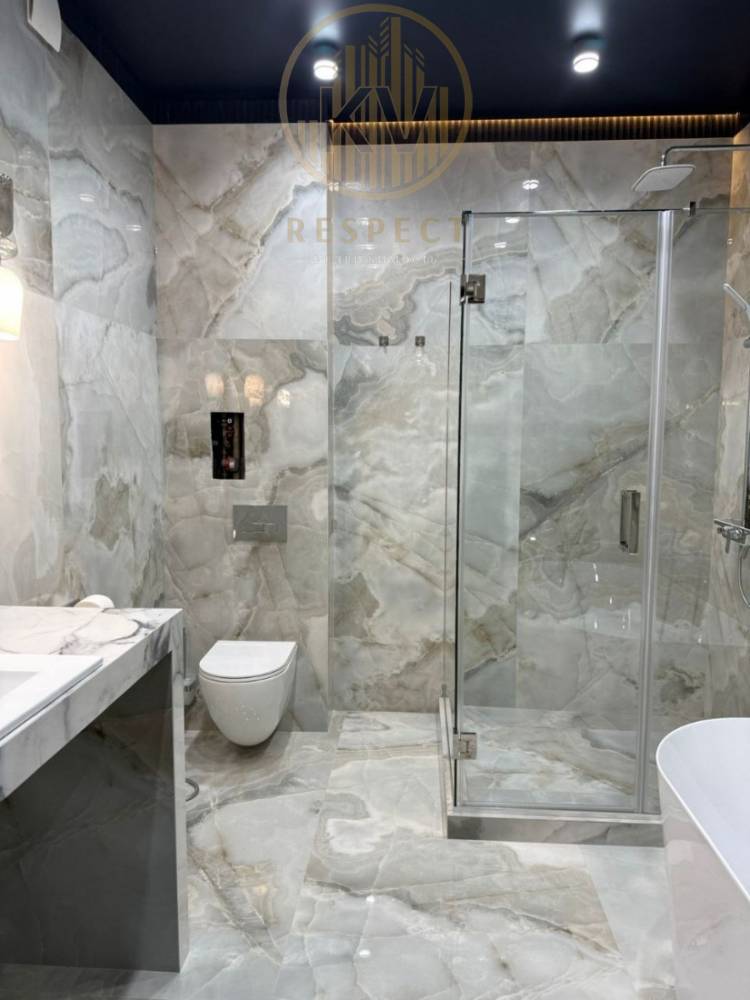 photo_5226865446097720218_y