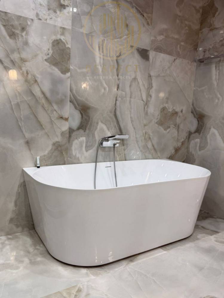 photo_5226865446097720219_y