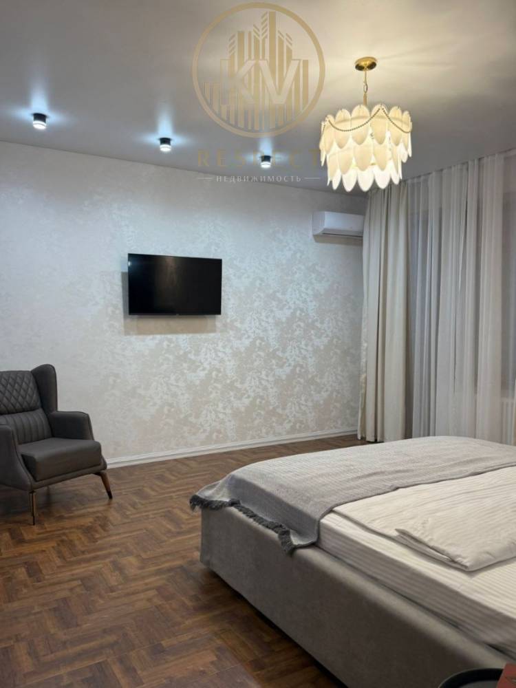 photo_5226865446097720226_y