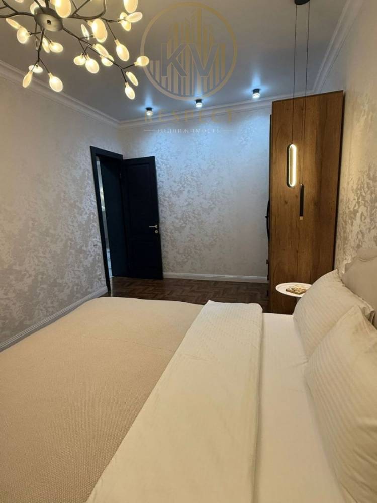 photo_5226865446097720231_y