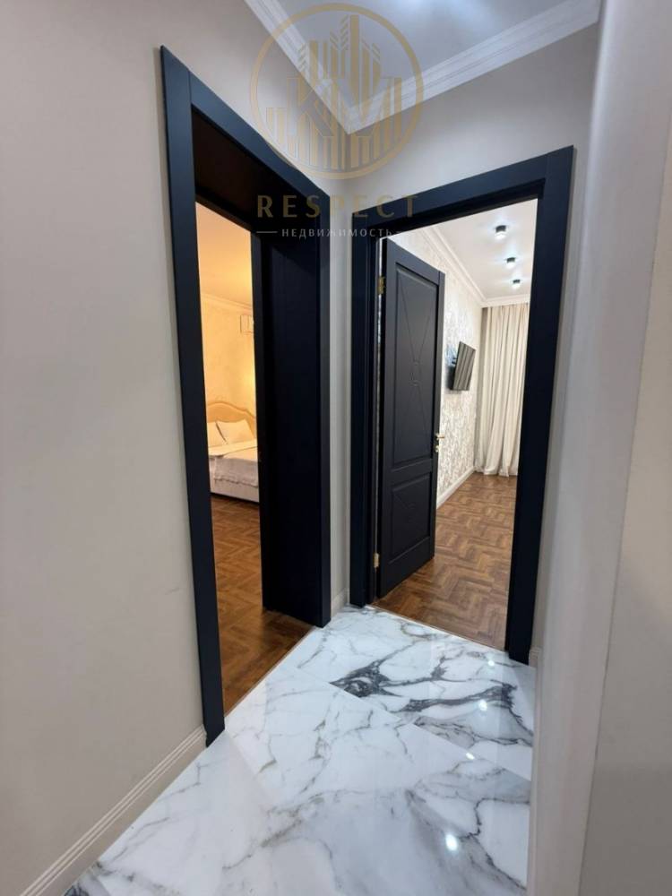 photo_5226865446097720239_y