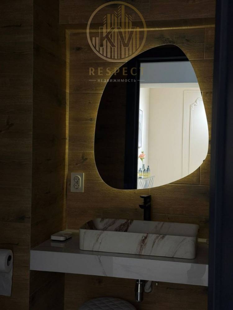 photo_5226865446097720213_y