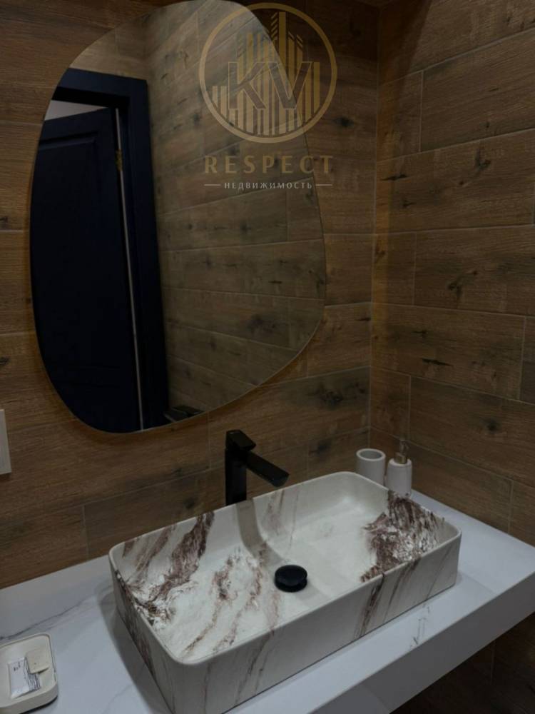 photo_5226865446097720216_y