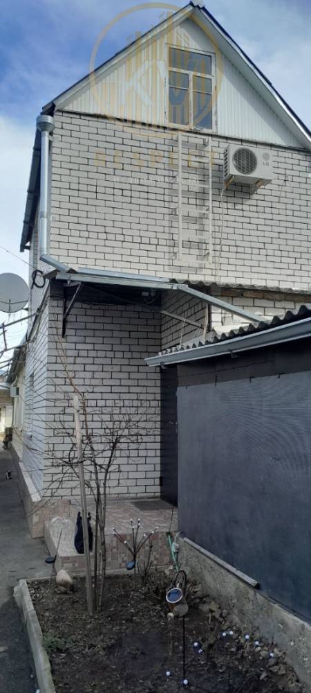 photo_5226865446097720172_y