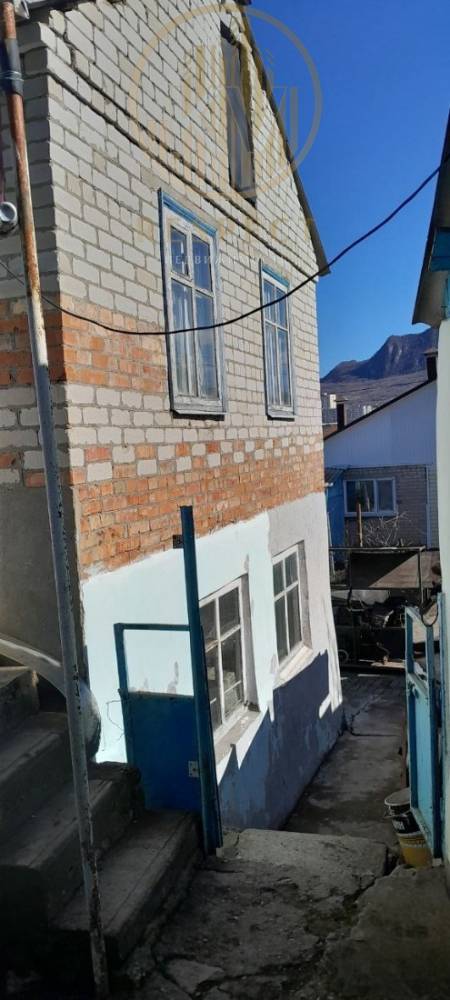 photo_5246864604829259830_y