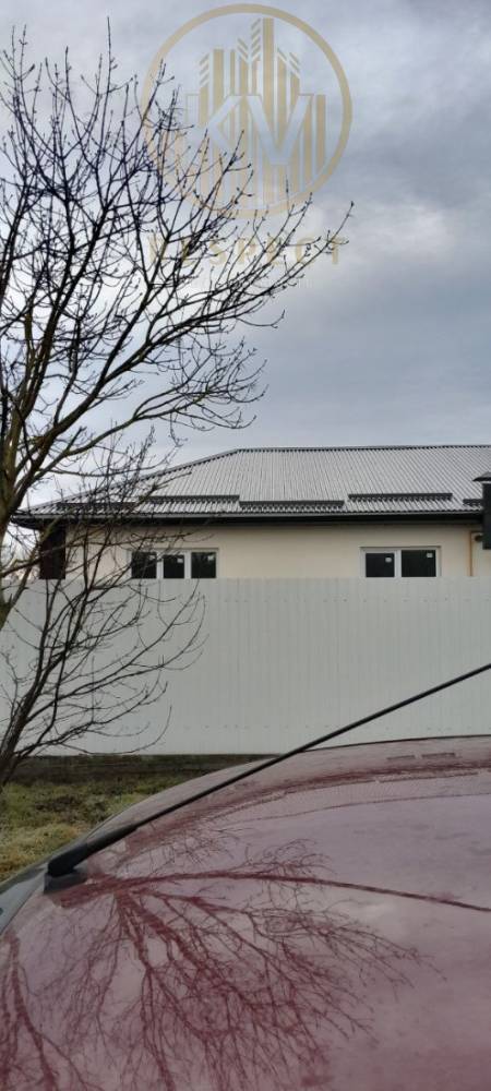 photo_5278268246056441892_y