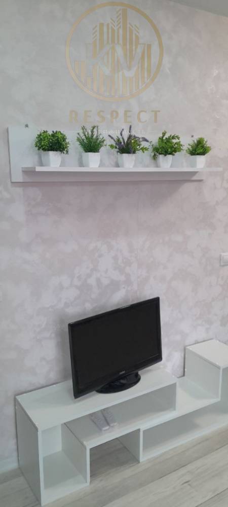 photo_5276037852359760083_y