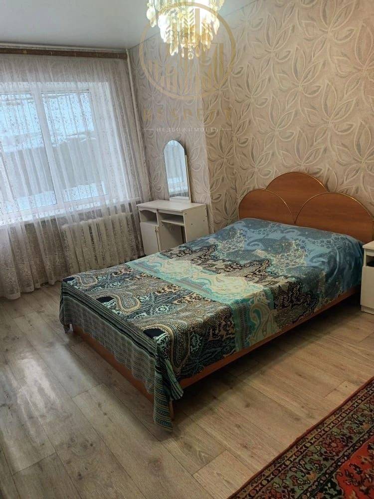 photo_5282771845683810963_y