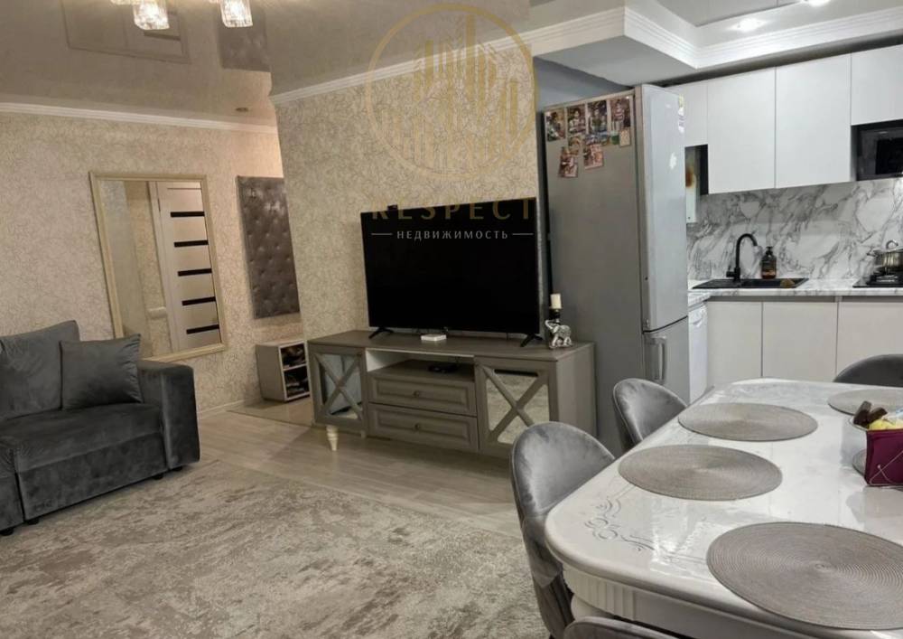 photo_5282771845683810919_y