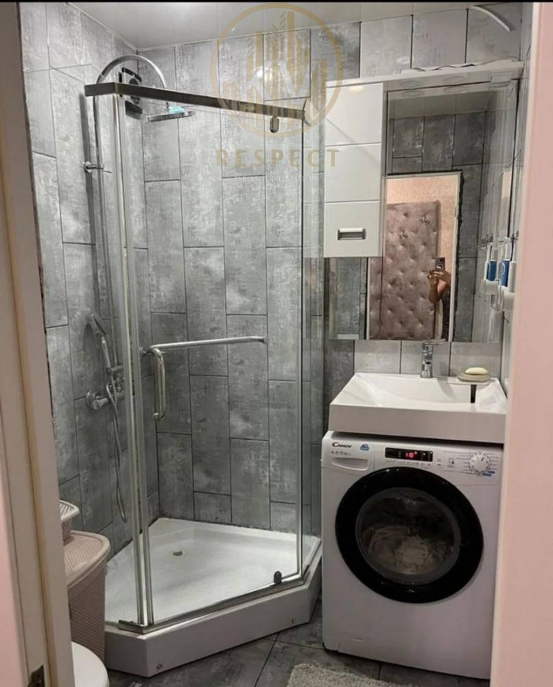 photo_5282771845683810833_y