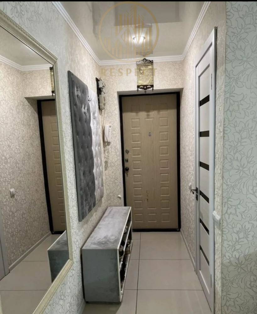 photo_5282771845683810838_y