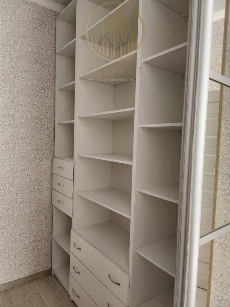 photo_5289763068894189523_y