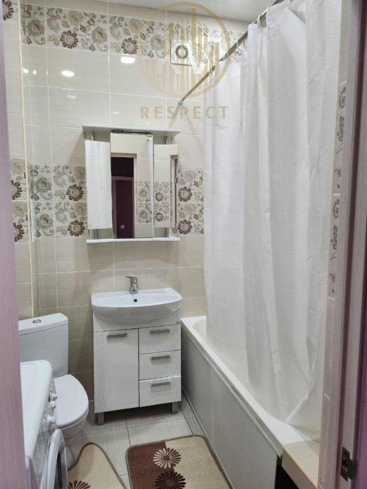 photo_5289763068894189545_y