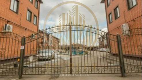 photo_5294079858919021166_y