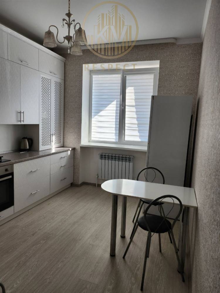 photo_5289763068894189541_y