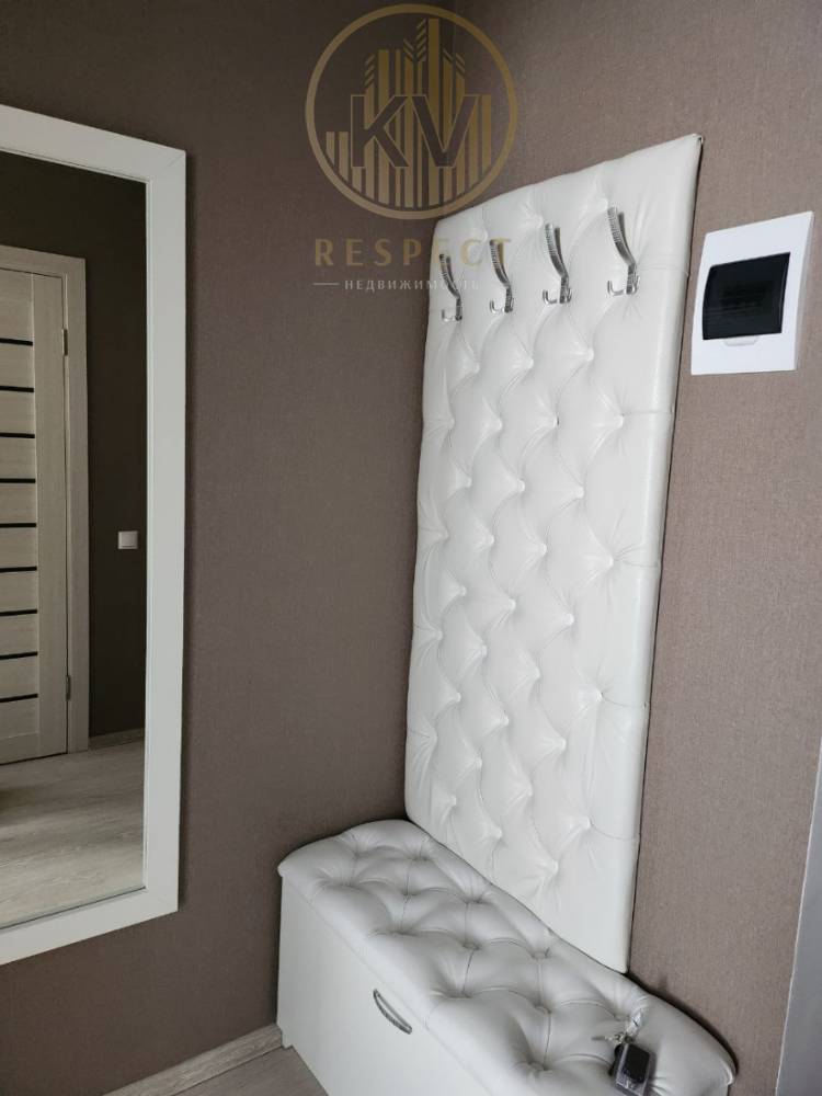 photo_5289763068894189542_y