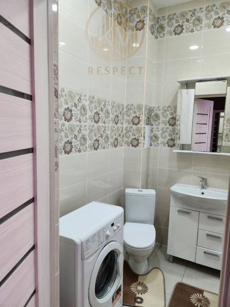 photo_5289763068894189544_y