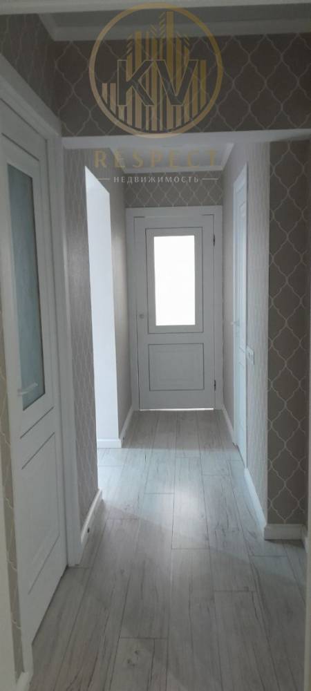 photo_5294079858919020963_y