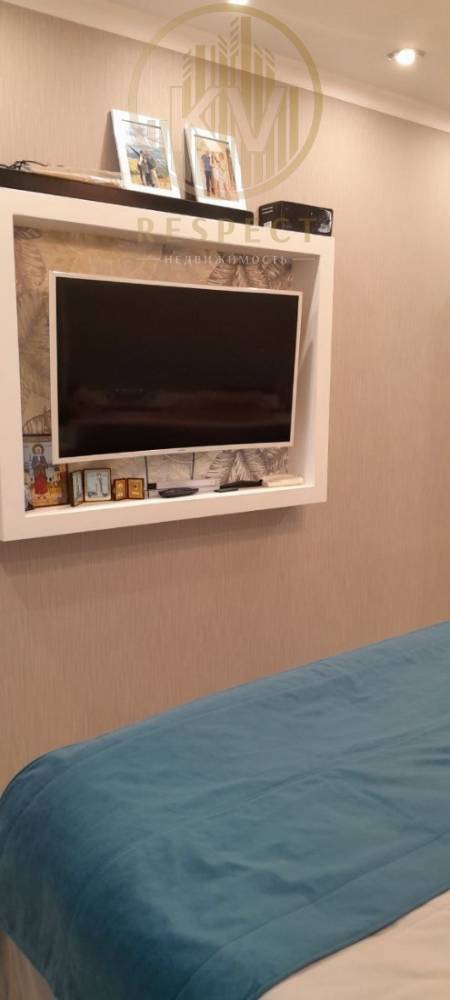 photo_5294079858919020960_y