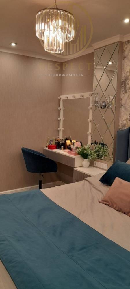 photo_5294079858919020957_y