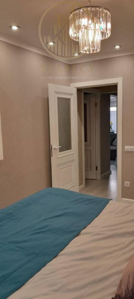 photo_5294079858919020958_y