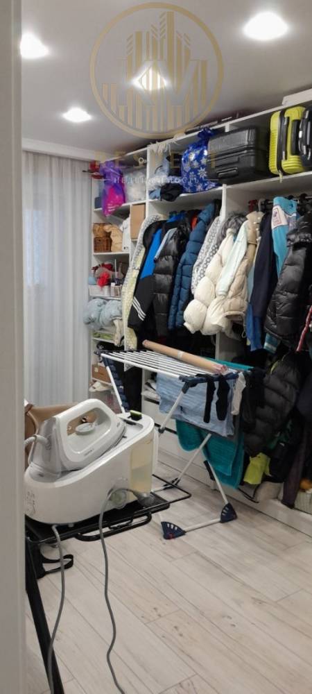 photo_5294079858919020950_y